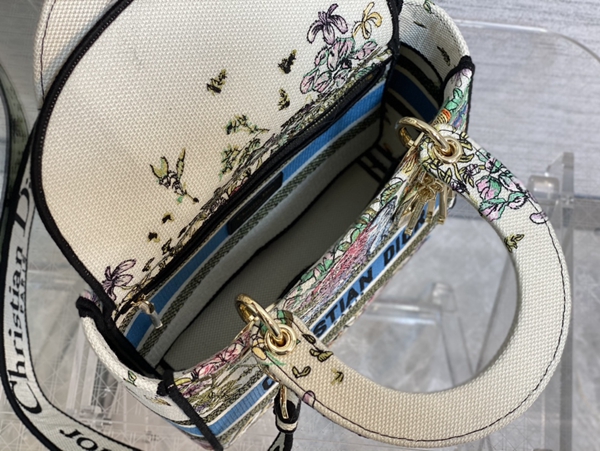 ディオールバッグ着用イメージ